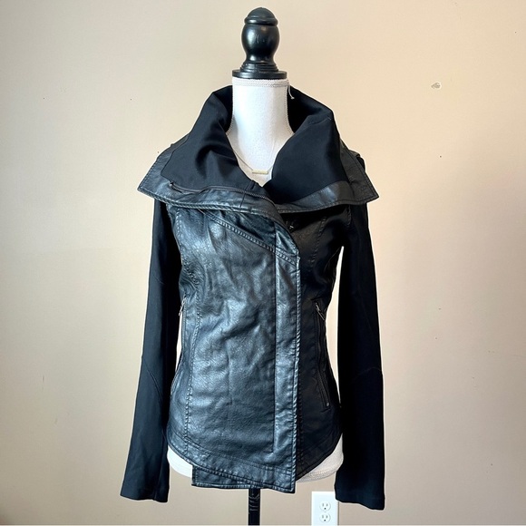 BLANK NYC | Black Faux Leather Mixed Media Moto Jacket Sz XS - Picture 6 of 12